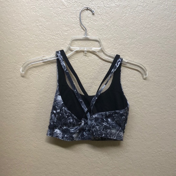 Lululemon Energy Bra in Flowabunga Black Angel - Picture 3 of 5